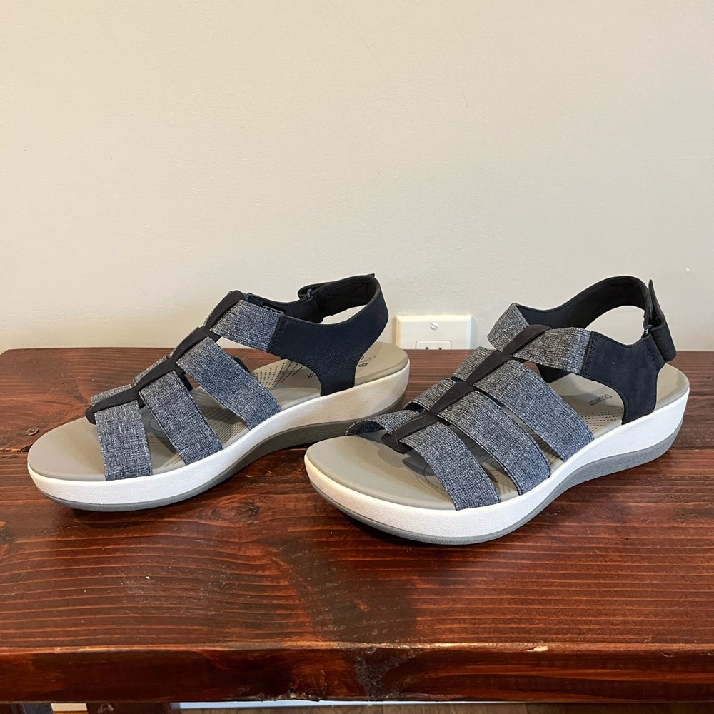 New Clarks Cloudsteppers Arla Shaylie Womens Strappy Sandals Shoes Size 10 - Picture 6 of 6